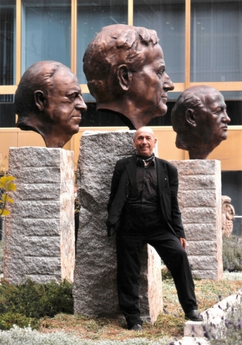 Die drei Väter der Einheit vor dem Axel Springer Verlagshaus in Berlin